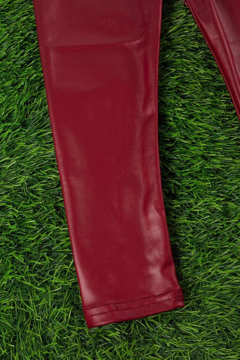 Maroon super stretchy leggings.