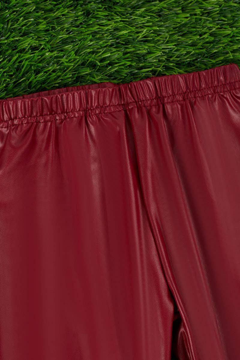 Maroon super stretchy leggings.